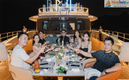 Sundeck Saquila Yacht Cruise