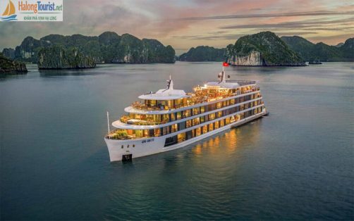 Hoàng hôn trên du thuyền Vịnh Hạ Long