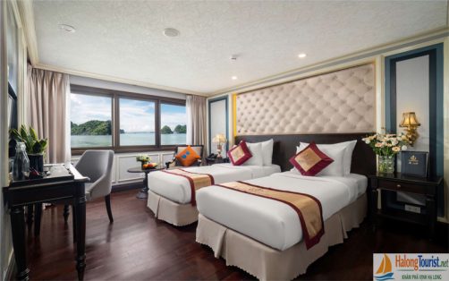 Famaily room Athena Cruise