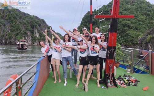 Check-in sống ảo tại Vịnh Lan Hạ