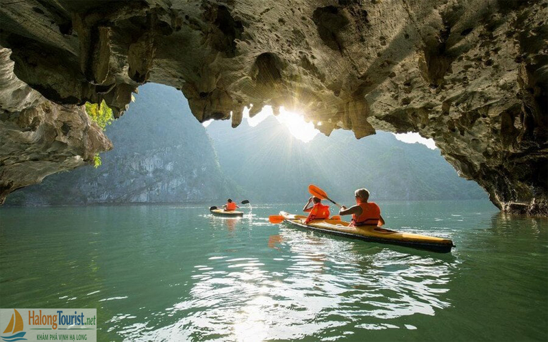 chèo kayak Hang Luồn Hạ Long