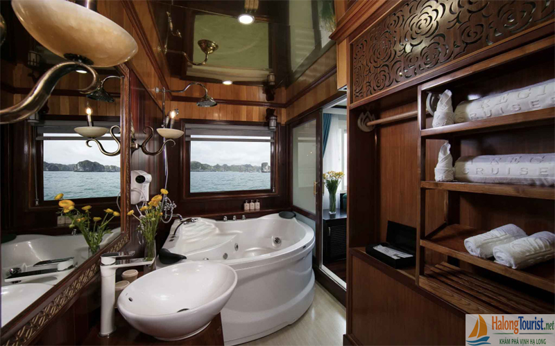 phòng tắm Sundeck La Regina Royal cruise