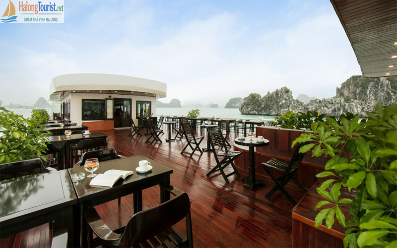 Sundeck Du thuyền La Regina Royal