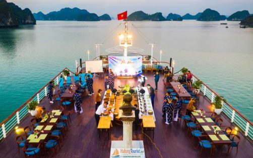 team building trên du thuyền Hạ Long