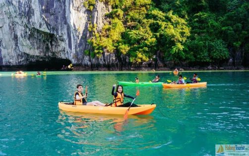 Chèo kayak tại Vịnh Hạ Long