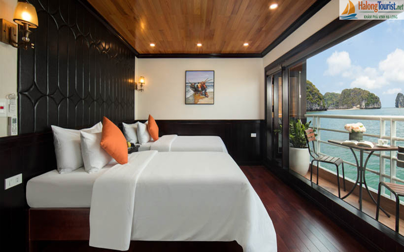 Phòng cabin du thuyền Hạ Long 5 sao có ban công riêng