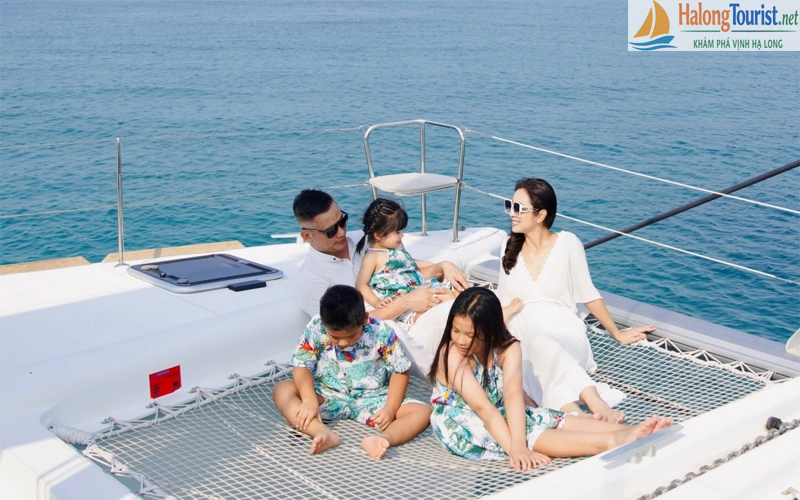 Tour thăm Vịnh Hạ Long 8 tiếng phù hợp cho gia đình