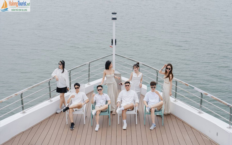 trải nghiệm du thuyền Hạ Long 1 ngày thực tế