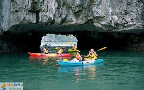 Chèo kayak tại Hang Luồn vịnh Hạ Long