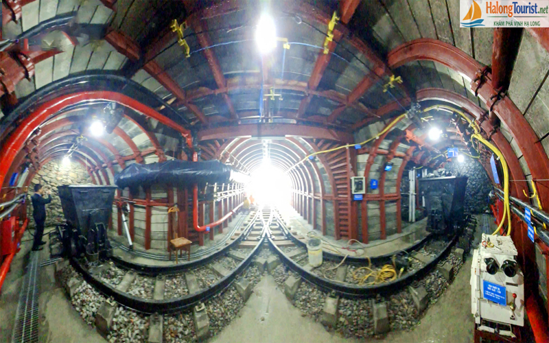 Mô hình khai thác than tại tầng 3 Bảo tàng Hạ Long