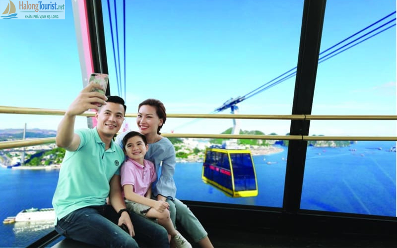 Trải nghiệm cabin hai tầng cáp treo Nữ Hoàng Hạ Long
