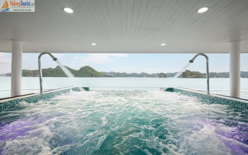 Bể sục Jacuzzi vô cực