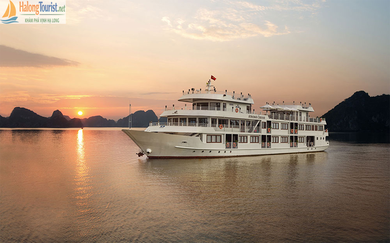 Du thuyền Hạ Long 5 sao sang trọng với bể bơi và phòng suite view vịnh