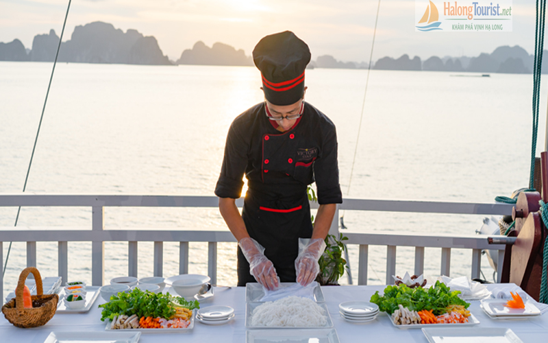 Trải nghiệm lớp học nấu ăn trên du thuyền 5 sao