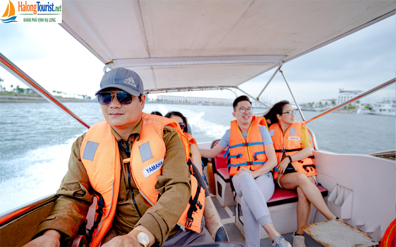 Lợi ích thuê cano riêng Vịnh Hạ Long