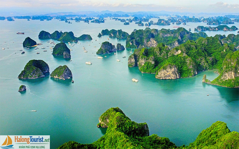 Vịnh Hạ Long với Hệ thống đảo đá kỳ vĩ